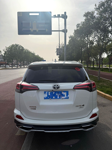 Toyota <span class=keywords><strong>RAV4</strong></span> 2.5 <span class=keywords><strong>AWD</strong></span> Elite <span class=keywords><strong>I</strong></span> Edition 2018 Usado, Transmisión Automática, Sin Accidentes, Neumáticos Nuevos - Product Image 3