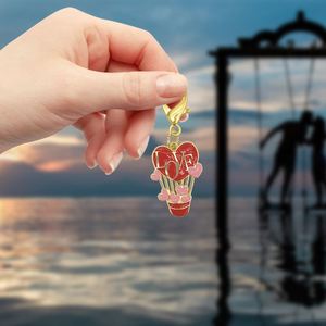 Llavero de Metal de Aleación de Zinc con Diseño de Dibujos Animados para Año Nuevo, Regalo de San Valentín con Rosa de Amor y Globo Aerostático - Product Image 3