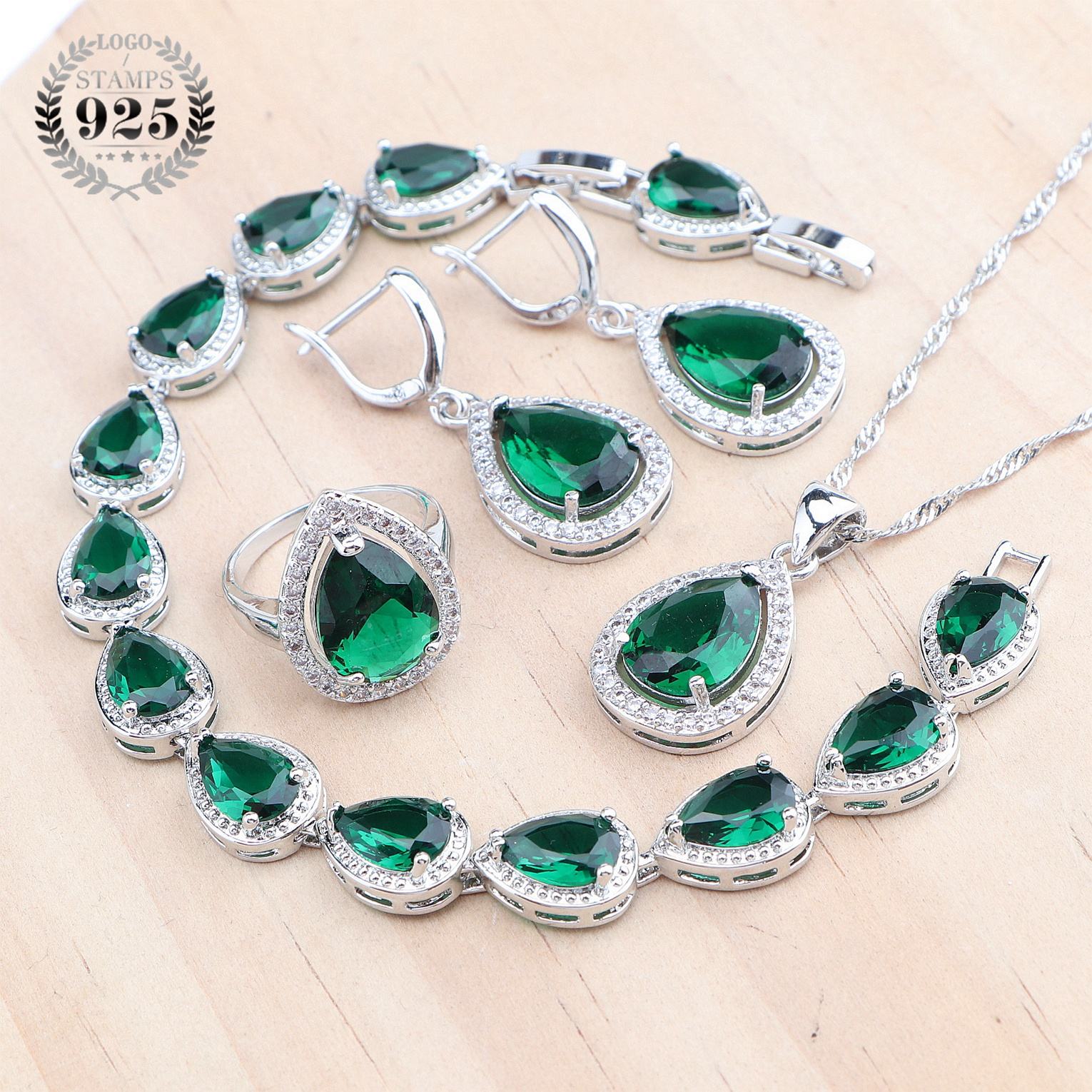 สีเขียว