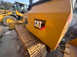 รถดันดิน D5K มือสอง ราคาถูก รถญี่ปุ่นยี่ห้อ Cat รุ่นปี 2024 สภาพ 90% รถดันดินแบบตีนตะขาบจากเซี่ยงไฮ้ ขาย - Product Image 6