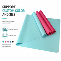 Tapis de yoga et serviette ultra fins en caoutchouc naturel de 1 mm, pliable, portable, antidérapant, pour le sport, le voyage, 183 cm x 1100 g