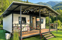 Maison préfabriquée extensible de 40 pieds sur 20 pieds avec balcon, design moderne, idéale pour villa et bureau à domicile, espace de vie portable