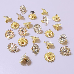Diamant-set Sun Flower Bump Nail <span class=keywords><strong>Rivet</strong></span> pour DIY Bagages Vêtements Accessoires Accessoires Strass Nail Flower Drill - Product Image 5