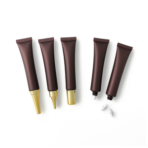 Échantillon gratuit tuyau d'emballage de cosmétiques ponctuels Bronze 20ml crème pour les yeux PE sous-emballage noir personnalisé petite bouteille en plastique de voyage portable - Product Image 4