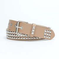 Ceinture en cuir cloutée Y2K style punk rock avec rivets pyramidaux pour femme – Vente en gros