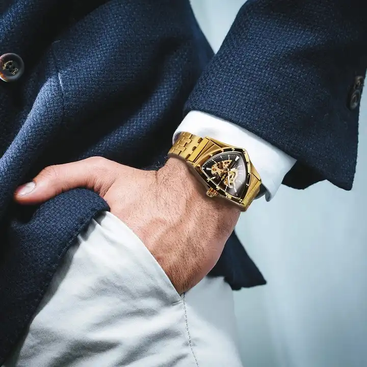 FORSINING Winnaar Mode Mechanisch Polshorloge, Driehoekige Racing Wijzerplaat, Waterdicht, Gouden Skelet Wijzerplaat, Automatisch Uurwerk, Lederen Ontwerp, Mechanisch Horloge voor Mannen, Zwart