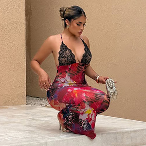 Robe longue Ruby <span class=keywords><strong>Animalia</strong></span> Floral Mix noire avec buste en dentelle festonnée et fines bretelles sculptantes - Product Image 4
