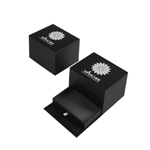 Caja <span class=keywords><strong>de</strong></span> Regalo <span class=keywords><strong>de</strong></span> Cartón Rígido <span class=keywords><strong>de</strong></span> Lujo Personalizada para Reloj Negro, Juego <span class=keywords><strong>de</strong></span> Tres Piezas con Almohada para Reloj y Almacenamiento en Cajón - Product Image 5