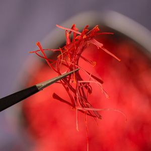 <span class=keywords><strong>Safran</strong></span> cru 100% naturel, <span class=keywords><strong>bulbes</strong></span> <span class=keywords><strong>de</strong></span> <span class=keywords><strong>crocus</strong></span> séchés, herbe biologique, exportation <span class=keywords><strong>de</strong></span> Chine, fabricants, emballage cadeau disponible - Product Image 4