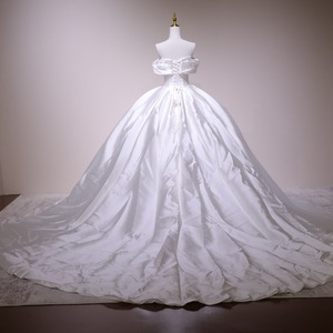 Robe de mariée grande taille coupe trapèze, épaules dénudées, en satin, avec bordure perlée, style princesse, traîne chapelle, personnalisable, pour mère de la mariée, fleurs, vente en gros - Product Image 3
