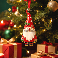 Adorable gnome de Noël, Père Noël, ornement en émail, barbe en strass, pendentif en métal, décoration suspendue pour arbre de Noël, cadeau de Noël