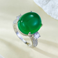 Grande bague en agate ovale 12*14mm en argent 925 calcédoine verte glacée avec anneaux fins incrustés