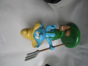 2022 nouvelle sculpture <span class=keywords><strong>de</strong></span> statue en résine personnalisée <span class=keywords><strong>de</strong></span> <span class=keywords><strong>dessin</strong></span> <span class=keywords><strong>animé</strong></span> <span class=keywords><strong>de</strong></span> haute qualité pour la décoration <span class=keywords><strong>de</strong></span> jardin - Product Image 4