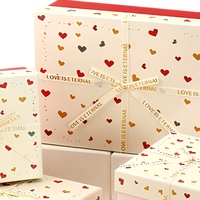 Boîte cadeau en papier recyclé à imprimé cœur mat multi-tailles avec couvercle rigide et nœud en ruban pour la Saint-Valentin, les mariages, les anniversaires