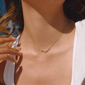 Collier élégant plaqué or 18 carats avec pendentif nœud papillon et pierres rondes en zircon cubique, chaîne serpent, bijoux classiques pour femmes - Product Image 3