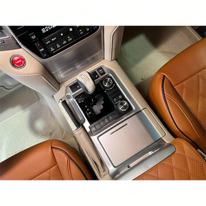Toyota Land Cruiser 2019 Usado, 5.7L V8 3UR-FE 8AT, Tracción 4x4 Permanente, VXR, Especificaciones GCC, SUV de 7 Asientos, Bajo Kilometraje, Sin Accidentes - Product Image 4