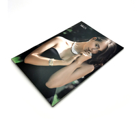 Impression de magazines brillants personnalisables, impression offset dorée à la demande en Chine, estampage à chaud, impression de catalogues, fabrication de livres en carton durable