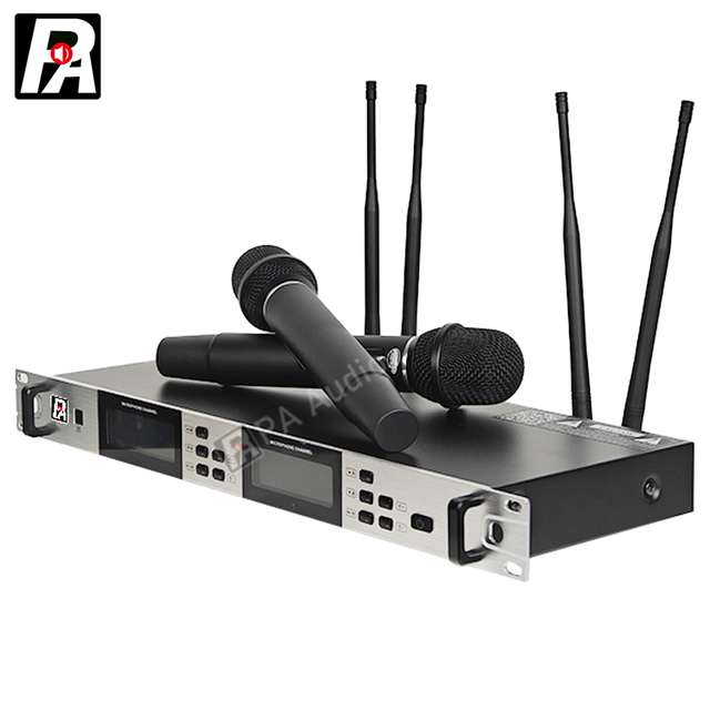 Dual Channel Long Range True Diversity Wireless Microphone Good Sound Quality Microphone Accessories