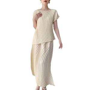 Conjunto Midi Plisado Sólido Hecho a Mano para Mujer, Top + Falda, Estilo Veraniego, <span class=keywords><strong>Elegante</strong></span>, <span class=keywords><strong>Juvenil</strong></span>, Cómodo, Informal, de Diseño - Product Image 5