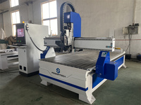 Machine de gravure sur bois CNC 3 axes 3D 9 kW avec changeur d'outils linéaire pour meubles en bois, dotée d'un moteur à engrenages et d'une pompe