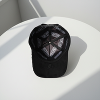 Casquette de baseball brodée personnalisée 3D à 5 panneaux avec visière en daim noir, puce NFC et doublure en satin – Vente en gros