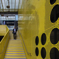 Lámina de Aluminio Perforada Moderna con Orificios de Diferentes Tamaños para Efectos Visuales Artísticos en Edificios Comerciales y Residenciales
