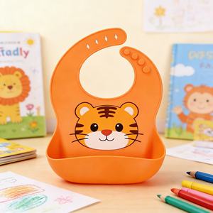 ผ้ากันเปื้อนซิลิโคนสำหรับเด็กเกรดอาหาร ปลอดสาร BPA พิมพ์โลโก้ได้ ขายส่ง ปรับขนาดได้ ลายการ์ตูนสัตว์น่ารัก ชุดผ้ากันเปื้อนซิลิโคน - Product Image 2