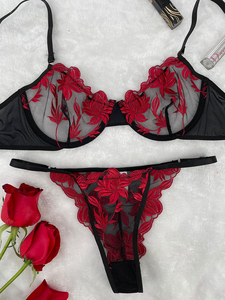 Conjunto de Lencería Sexy con Bordado Floral Azul Bonito y Malla Negra Impresionante, con Decoración de Encaje Ligero - Product Image 5
