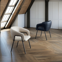 Chaise de salle à manger minimaliste italienne gris foncé avec accoudoir pieds en bois massif pour la maison, le bureau, l'hôtel et le salon.