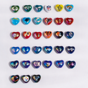 Cuentas acrílicas con recubrimiento UV de la serie de equipos de fútbol americano para manualidades, pulseras, llaveros y bricolaje, venta al por mayor - Product Image 1