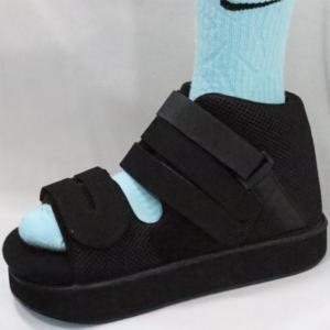 <span class=keywords><strong>Semelle</strong></span> à bascule antidérapante Botte haute coulée pour les fractures orthopédiques <span class=keywords><strong>Chaussure</strong></span> haute Post OP <span class=keywords><strong>Chaussure</strong></span> médicale - Product Image 1