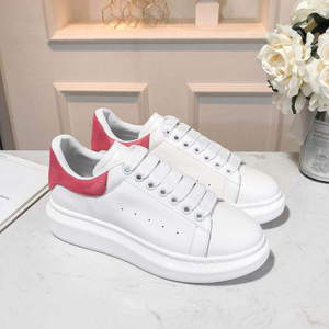 2026 Baskets décontractées de créateur de haute qualité, style de marche de luxe, en cuir véritable et toile tendance - Product Image 5