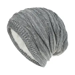 Berretto invernale Slouchy con berretto foderato in pile lavorato a maglia caldo morbido elasticizzato con teschio grosso Unisex all'ingrosso