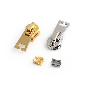 Tirador de cremallera bloqueable deslizante de cremallera de <span class=keywords><strong>metal</strong></span> de alta calidad tirador de cremallera de <span class=keywords><strong>metal</strong></span> con logotipo personalizado para accesorios de bolsa - Product Image 2