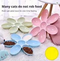 Tapis à lécher multi-compartiments en silicone pour animaux de compagnie, plateau de distribution lente en forme de fleur, tapis à lécher anti-anxiété pour chiens et chats