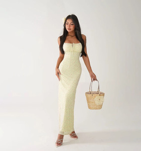 El vestido Hot Girl <span class=keywords><strong>es</strong></span> adelgazante, sexy y <span class=keywords><strong>elegante</strong></span>. <span class=keywords><strong>Es</strong></span> un vestido floral de cintura ceñida para mujer - Product Image 4