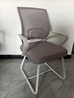 Chaise de bureau moderne en aluminium avec cadre réglable en hauteur, base métallique, siège coulissant, dossier personnalisable, inclinaison manuelle, dossier en maille