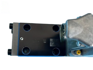 เซ็นเซอร์ควบคุม PLC ไฮดรอลิก ของแท้ใหม่เอี่ยม รุ่น 4WRPEH6C4B24L-3X/M/ - Product Image 1