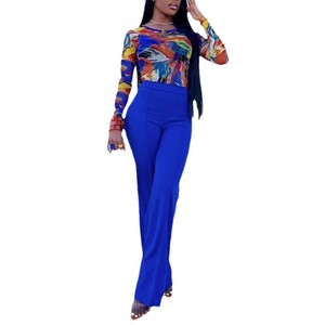 Completo in maglia a tinta unita con top scollato a V e pantaloni skinny, elegante outfit alla moda - Product Image 5