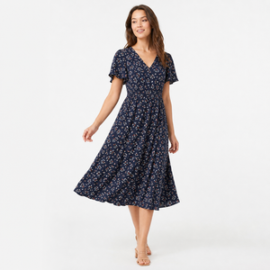 Robe midi à imprimé floral, col en V, pour femme, décontractée, coupe trapèze, manches courtes, respirante, en polyester tissé, pour le printemps, à porter au quotidien - Product Image 2