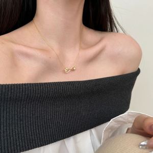 Colliers pendentifs Dylam au design géométrique élégant en argent S925 avec chaîne à maillons et zircone cubique 5A, symbole de l'infini en forme de papillon et chiffre 8 - Product Image 3