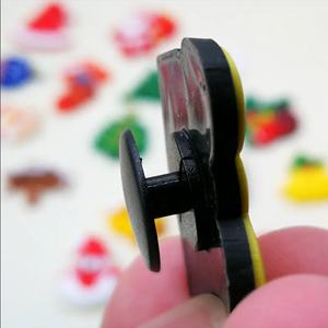 Accessoires de décoration pour chaussures en PVC en gros, breloques créatives style voiture, boucles de chaussures de dessin animé, série spatiale, adaptées aux sandales pour enfants - Product Image 4