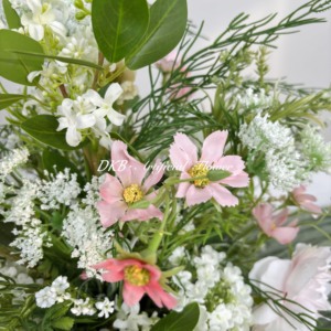 DKB Wholesale Décoration de scène de mariage de couleur verte, fleurs d'allée, fleurs de table, verdure, chemin de fleurs artificielles blanches pour le sol - Product Image 6