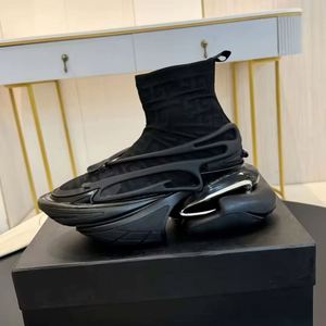 2026 Chaussures de créateur de luxe montantes, baskets décontractées de mode pour femmes et hommes, couleur unie, à semelle épaisse, pour la marche en extérieur - Product Image 2