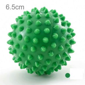 Balle de massage à picots en PVC violet et vert pour soulager les muscles, 7,5 cm, pour le corps, les bras, les jambes, la taille - Product Image 3