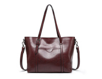 Sac fourre-tout de luxe pour femmes Nouvelle mode Simple Faux cuir avec poche plaquée Marques célèbres pour dames