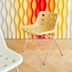 Silla de queso Silla de comedor de plástico de diseño moderno con patas de metal Muebles de sala de estar - Product Image 4