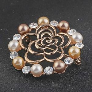 เข็มกลัดเพชรแฟชั่น เข็มกลัดทองแดงคุณภาพสูงแบบสั่งทำ เข็มกลัดแฟชั่นประดับมุกและเพชรซิร์คอนรูปดอกไม้สำหรับผู้หญิง - Product Image 2