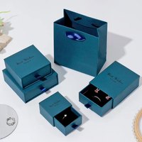 Tiroir en carton de boîte-cadeau haut de gamme en gros avec doublure en éponge en matériaux imperméables recyclés