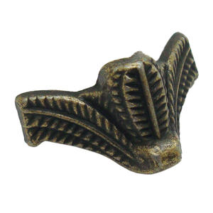 Le petit modèle C014 de Chengyu <span class=keywords><strong>a</strong></span> une base en bronze, une boîte en bois en alliage de zinc, des coins inférieurs et quatre côtés du vin avec Hardwar - Product Image 5